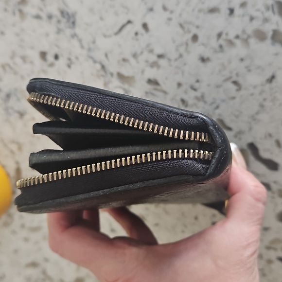 Louis Vuitton Black Embossed Leather Wallet/Wristlet - Needs Rehab - Picture 5 of 15